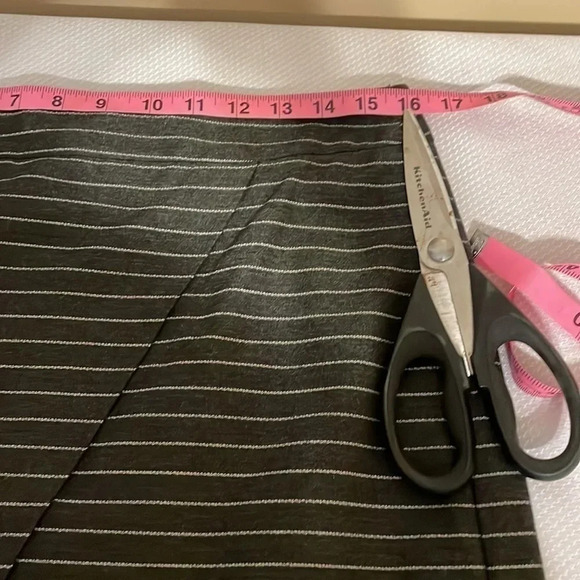 Loft women’s 10 medium skirt stripe business casual aline grey white Ann Taylor - Picture 6 of 10